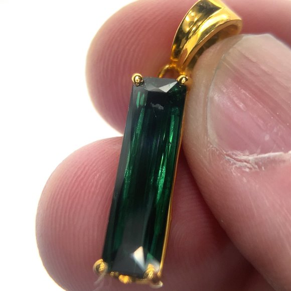 Green Tourmaline 3.63ct Solid 18K Yellow Gold Pendant - Picture 1 of 6